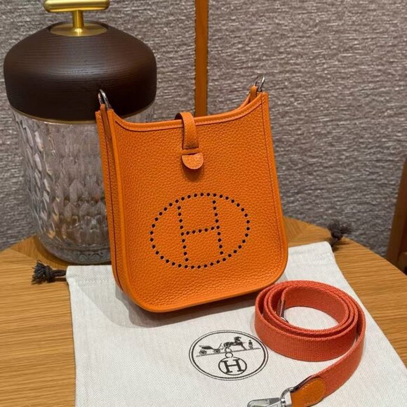 Hermes Handbags - Classic Hermes Bag: A Stylish and Versatile Choice for Elegance